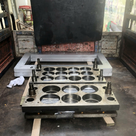 Khuôn Ly và Khuôn Nắp Ly 16